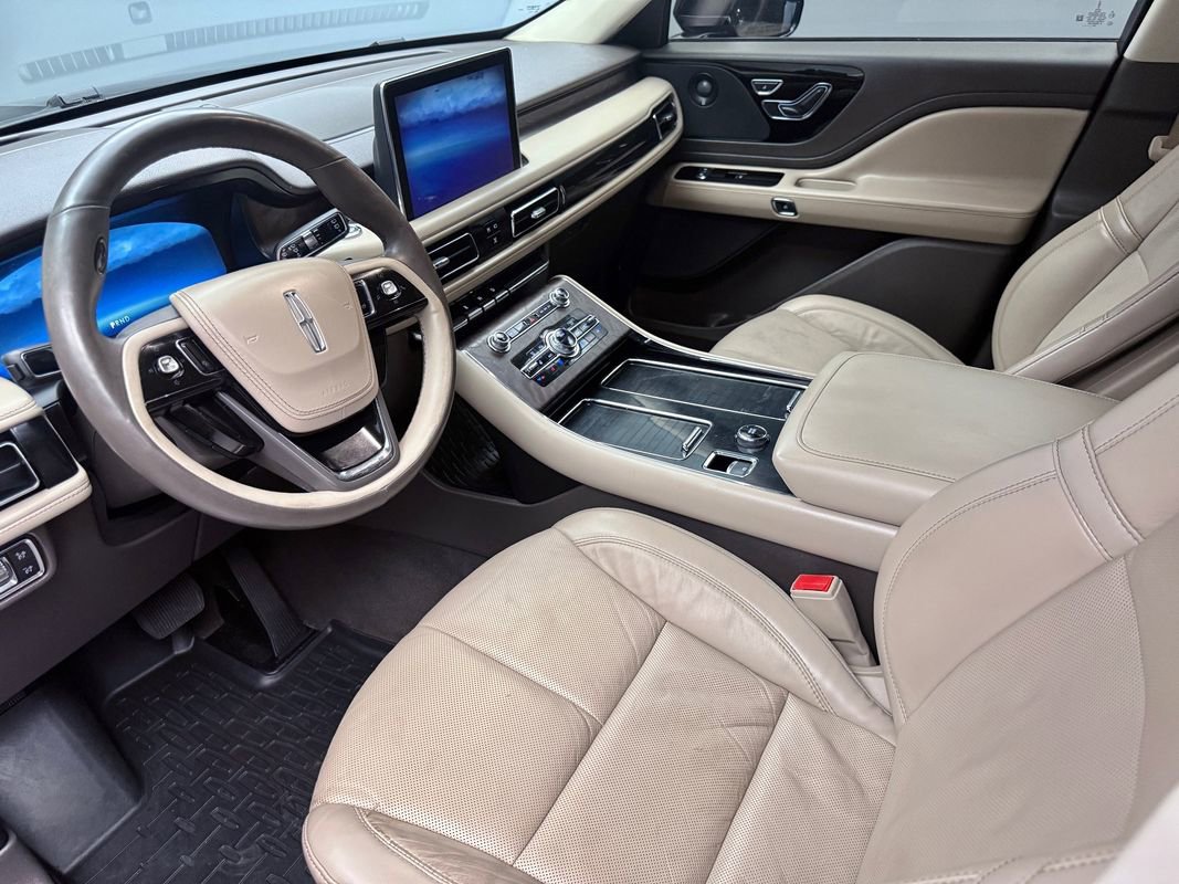 Used 2021 Lincoln Aviator Reserve w/ Equipment Group 201A image 8