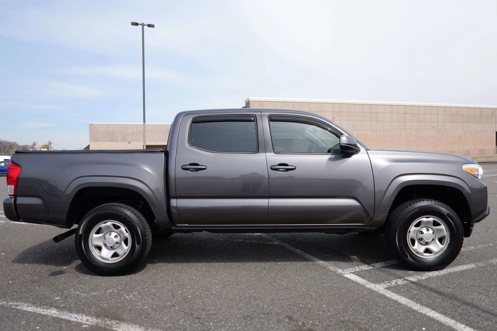 Used 2016 Toyota Tacoma SR RWD image 10