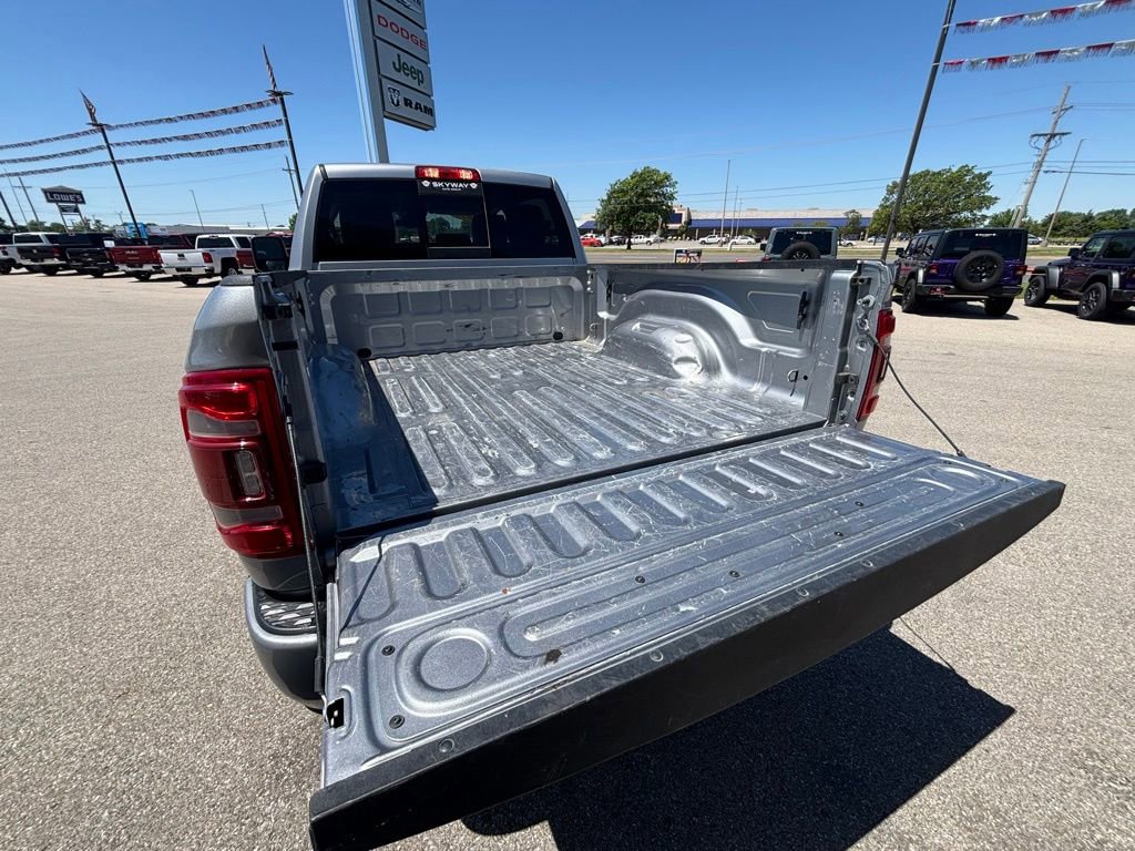 Used 2024 RAM 2500 Laramie AWD/4WD image 11