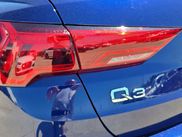 Used 2021 Audi Q3 2.0T Premium w/ Convenience Package AWD/4WD image 38