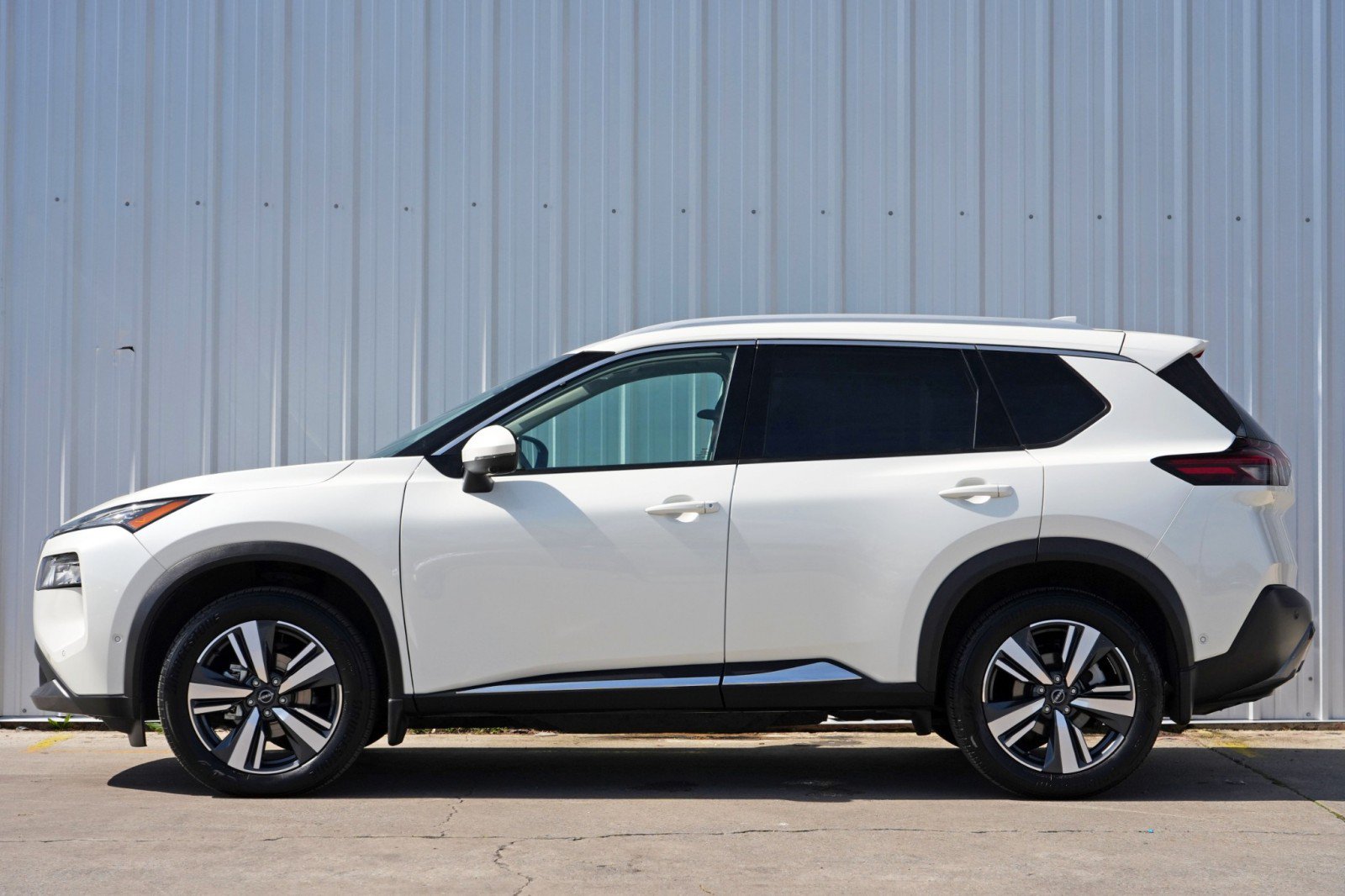 Used 2023 Nissan Rogue SL w/ SL Premium Package AWD/4WD image 8