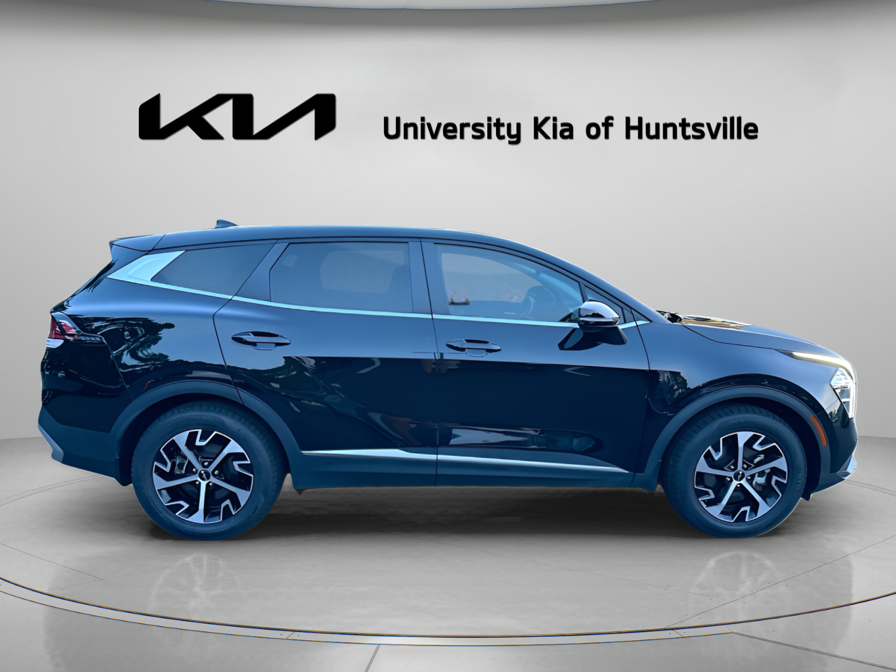 Used 2023 Kia Sportage EX FWD image 9