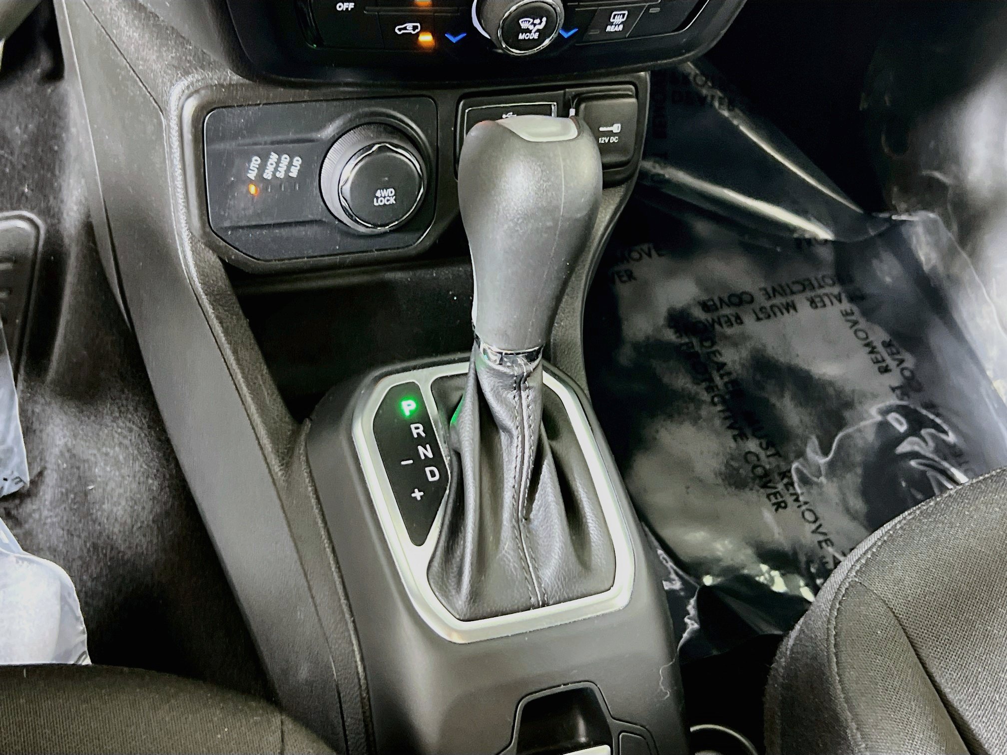 Used 2021 Jeep Renegade Latitude AWD/4WD image 16
