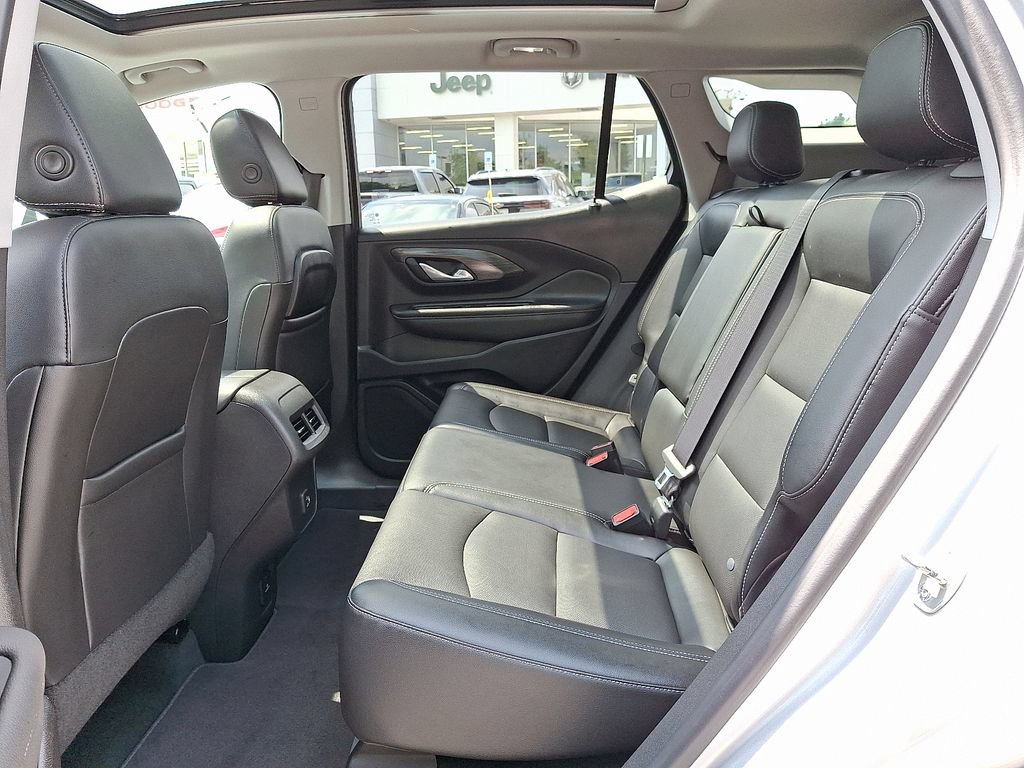 Used 2022 GMC Terrain SLT FWD image 10