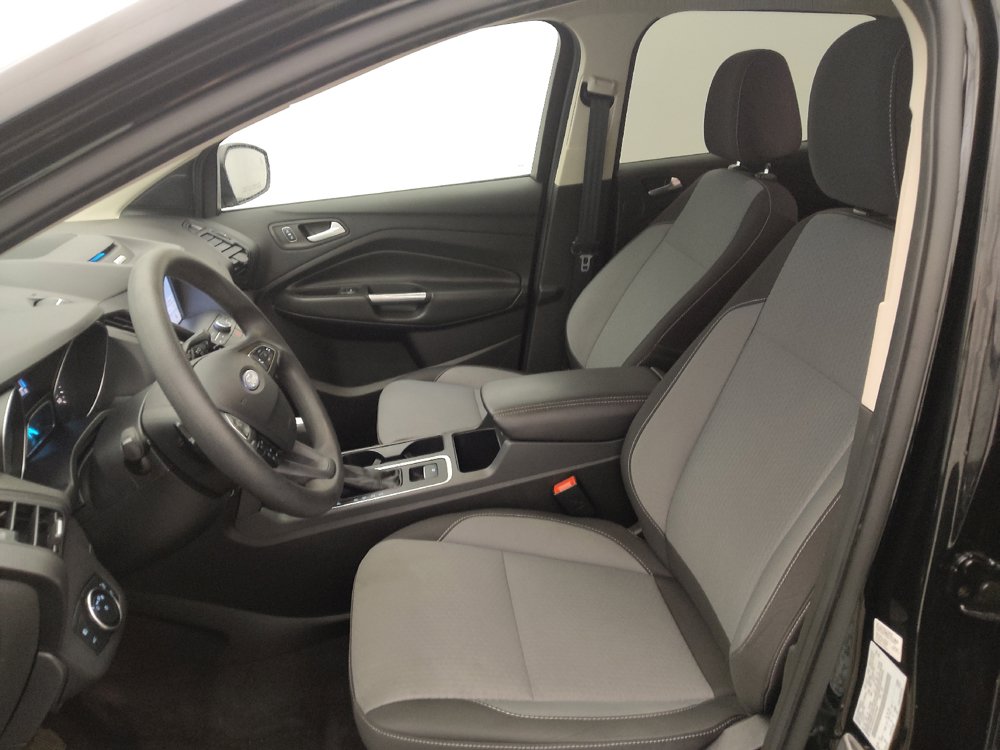 Used 2017 Ford Escape SE w/ Equipment Group 201A FWD image 17
