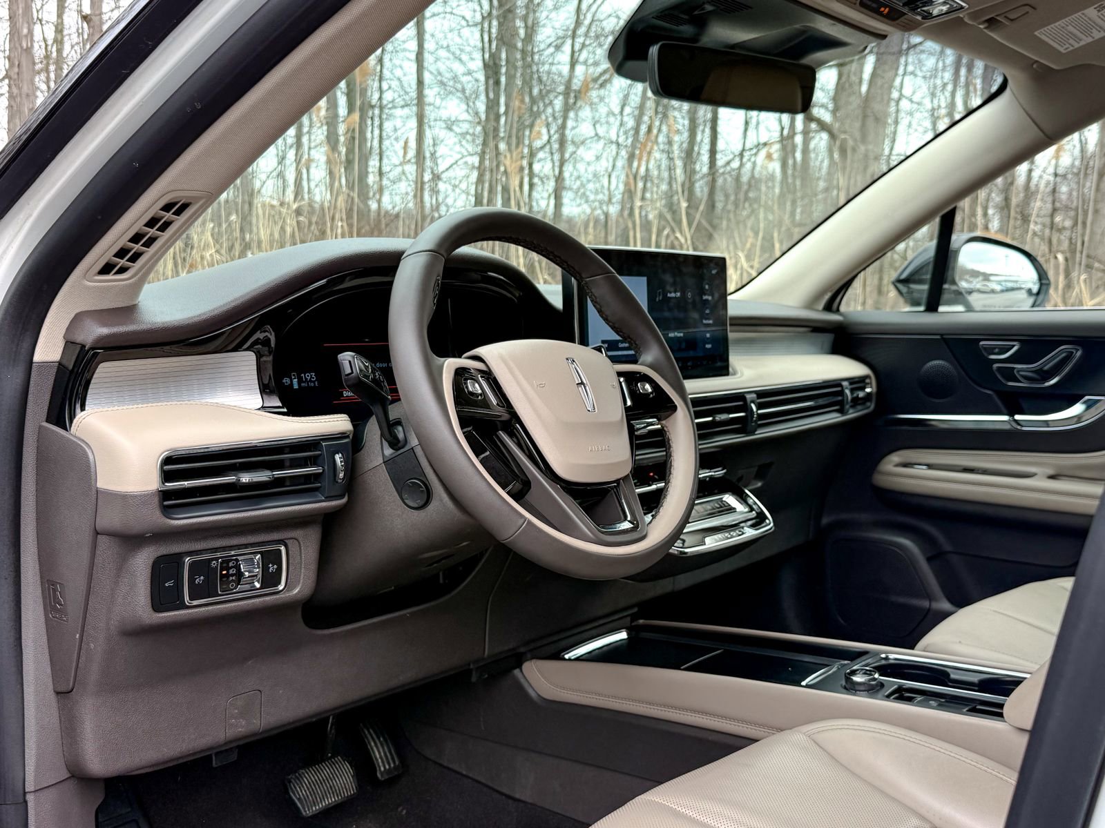 Used 2024 Lincoln Corsair AWD w/ Equipment Group 101A image 15