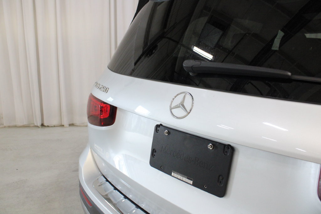 Used 2021 Mercedes-Benz GLB 250 image 33