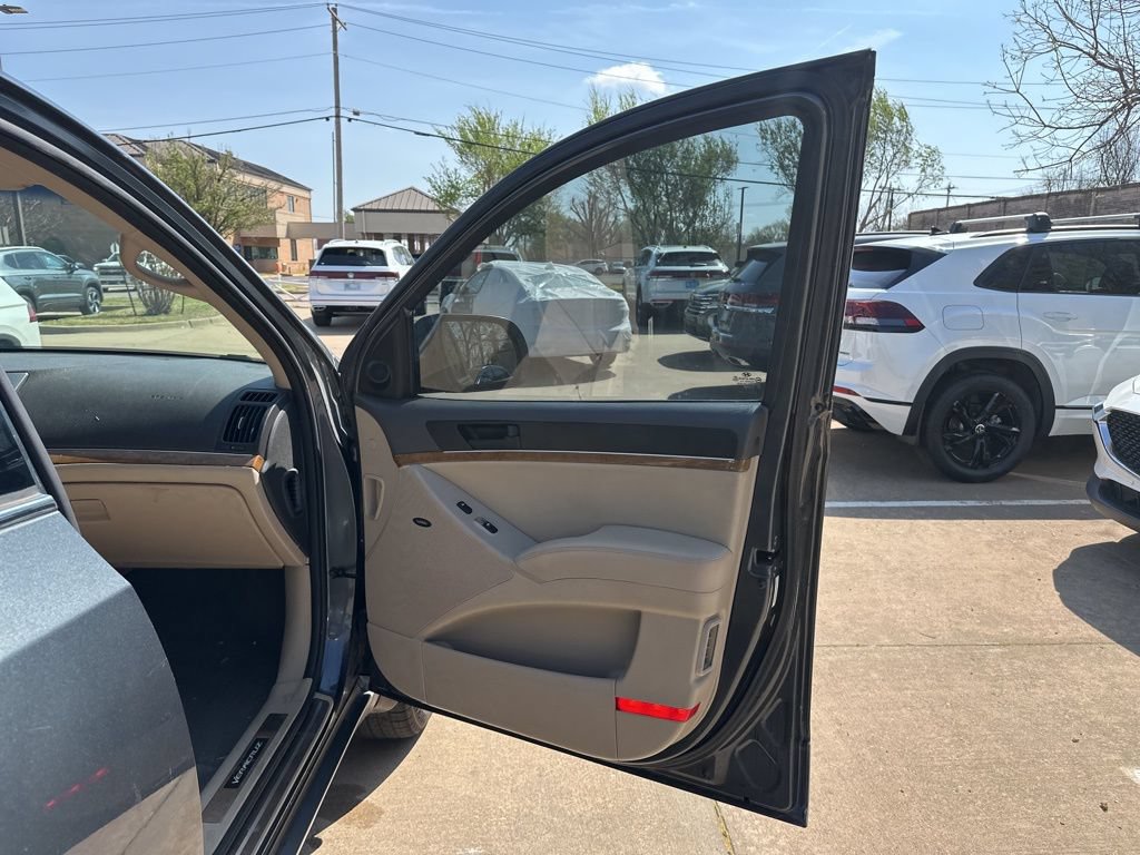 Used 2012 Hyundai Veracruz Limited w/ Navigation Pkg FWD image 21