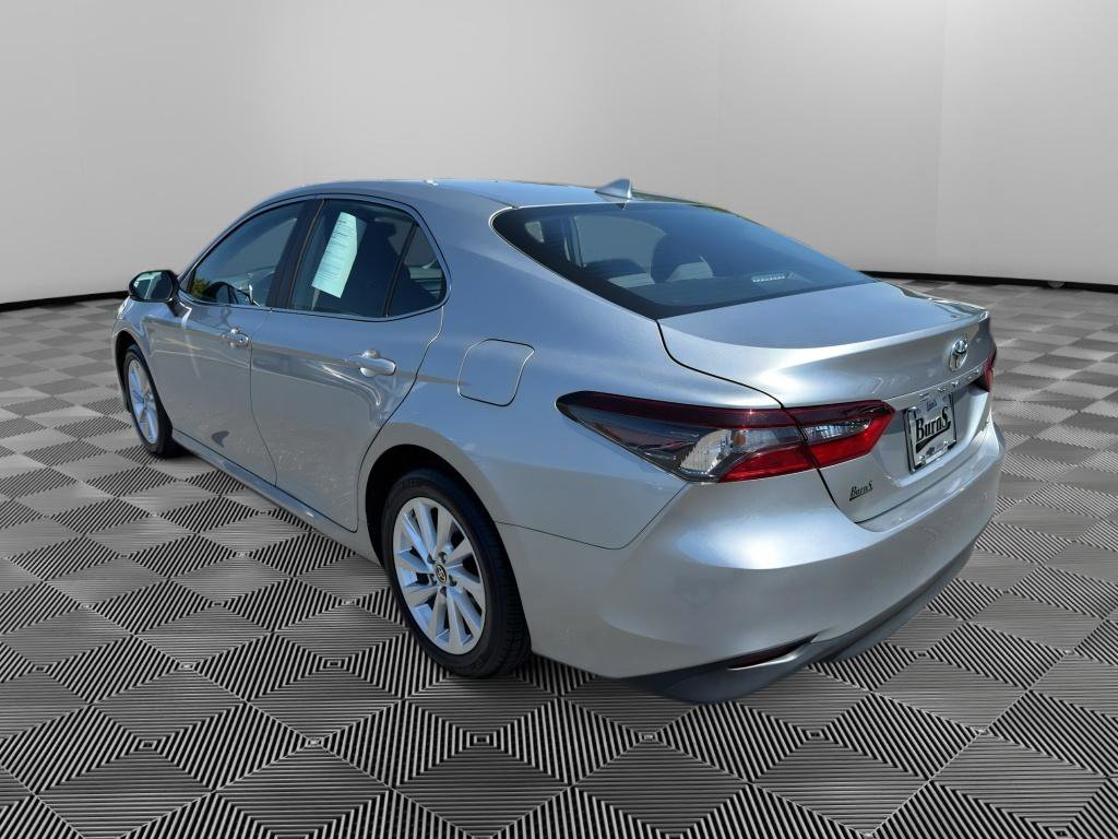 Used 2024 Toyota Camry LE image 5