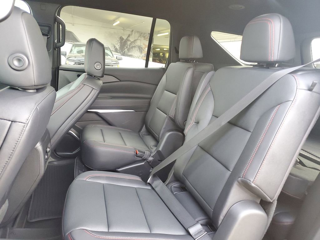 New 2026 Chevrolet Traverse Z71 w/ Enhanced Driving Package image 14
