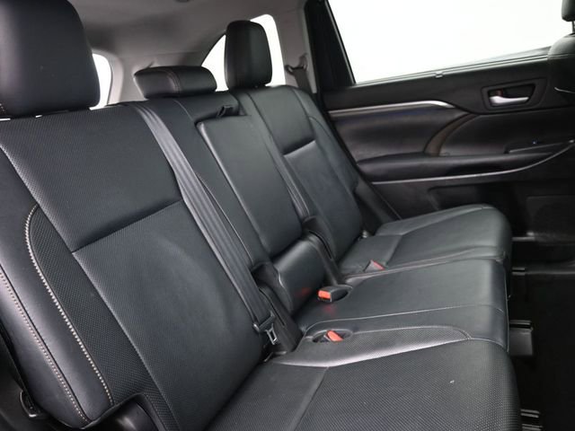 Used 2017 Toyota Highlander Limited AWD/4WD image 33