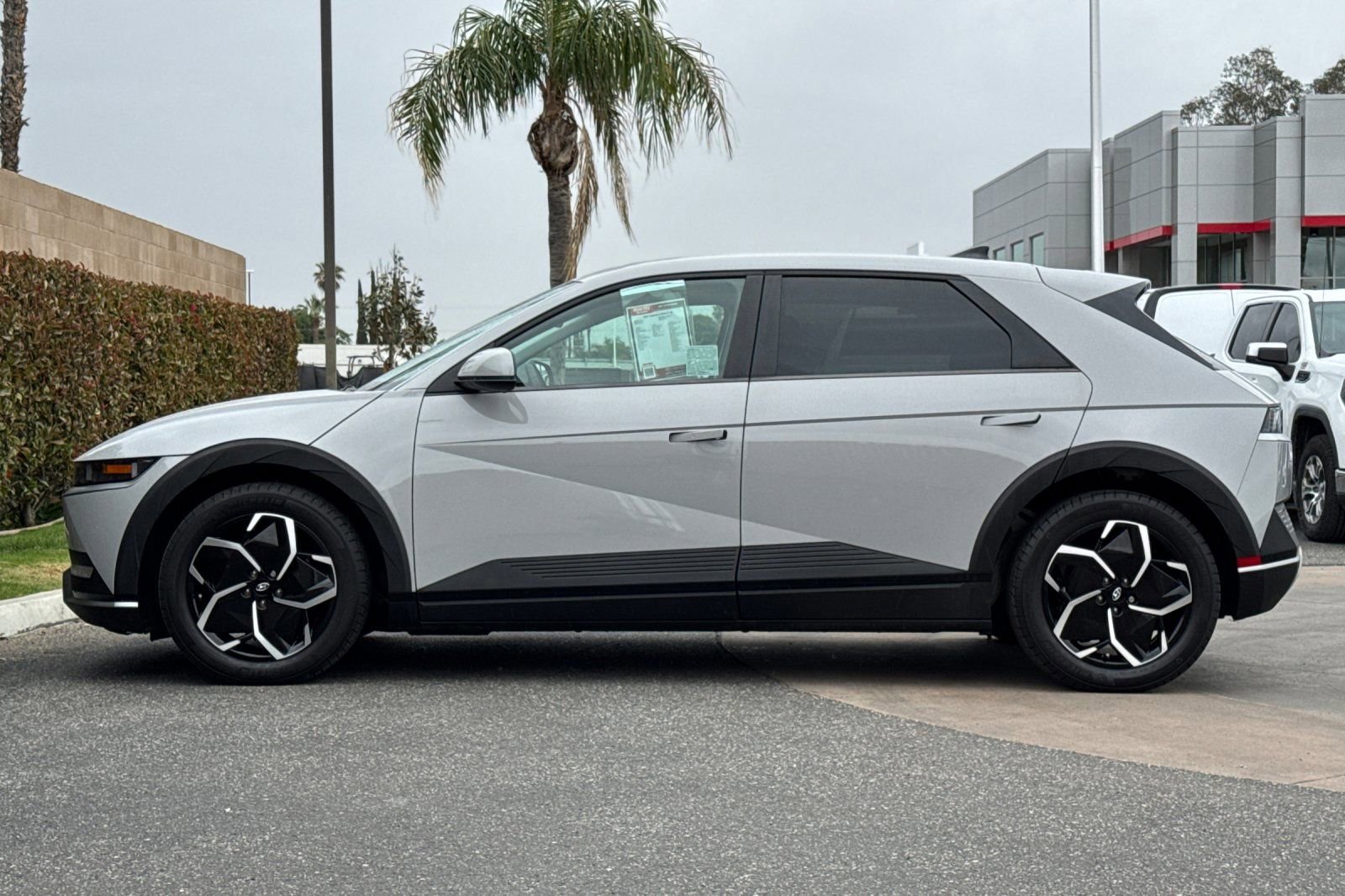 Used 2024 Hyundai Ioniq 5 SE RWD image 7