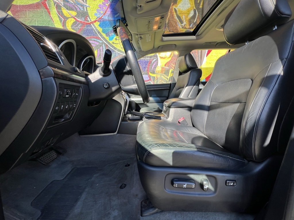 Used 2013 Toyota Land Cruiser image 16