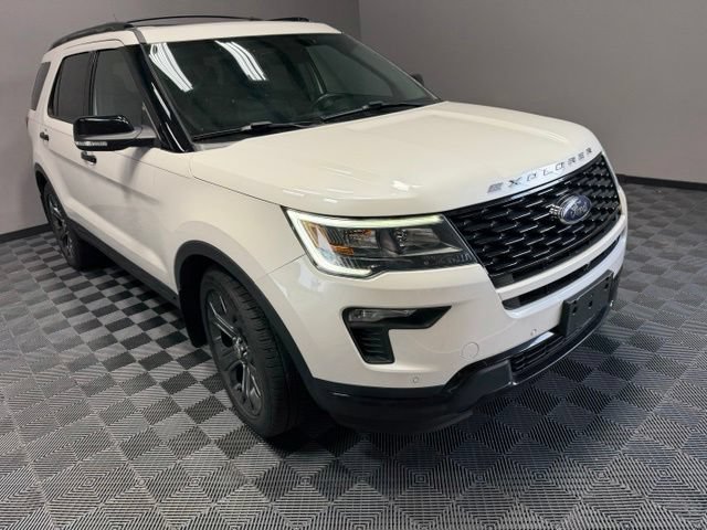 Used 2018 Ford Explorer Sport w/ Equipment Group 401A AWD/4WD image 2