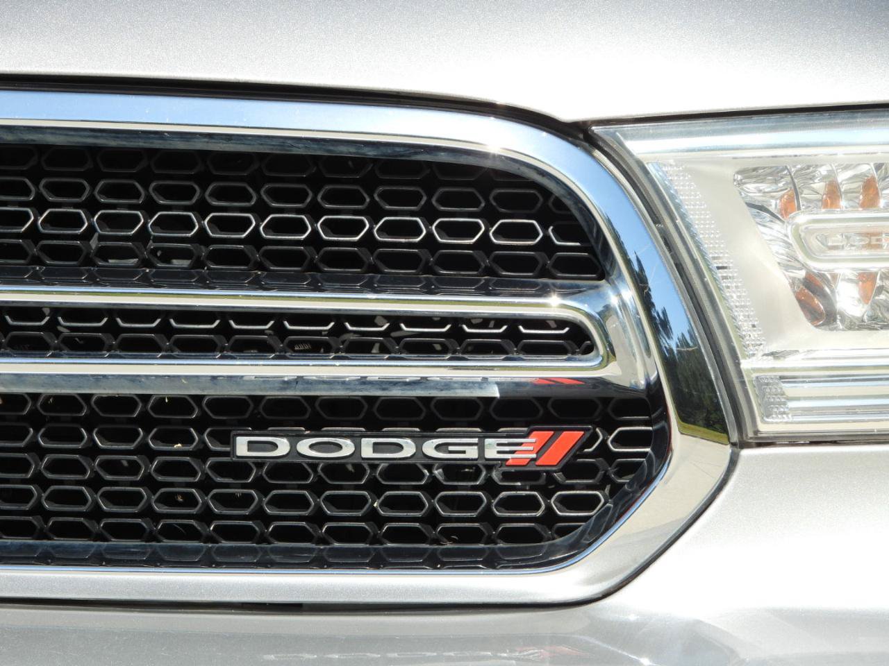 Used 2018 Dodge Durango SXT w/ 3rd Row Seating Group RWD image 6