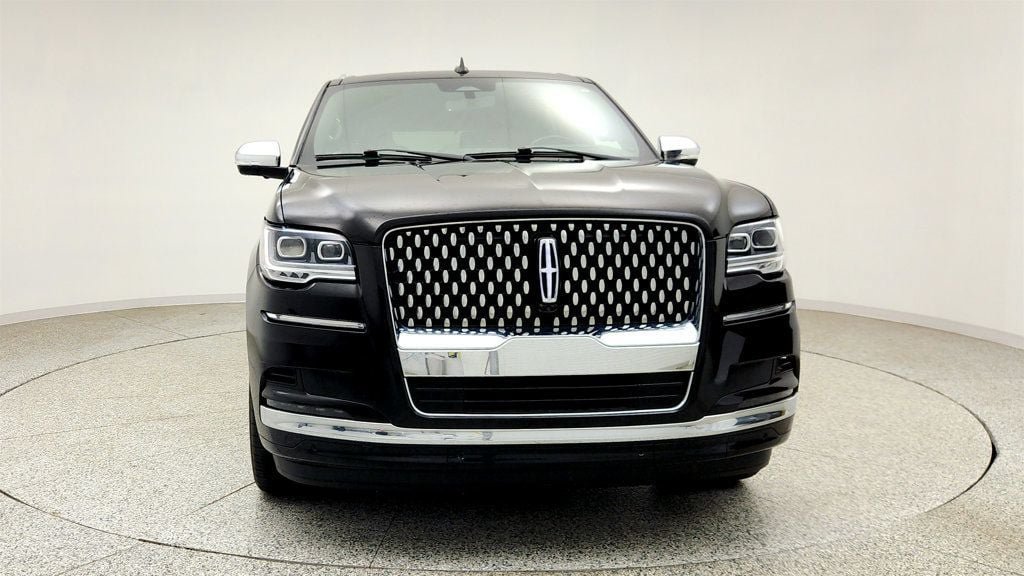 Used 2022 Lincoln Navigator Black Label AWD/4WD image 2