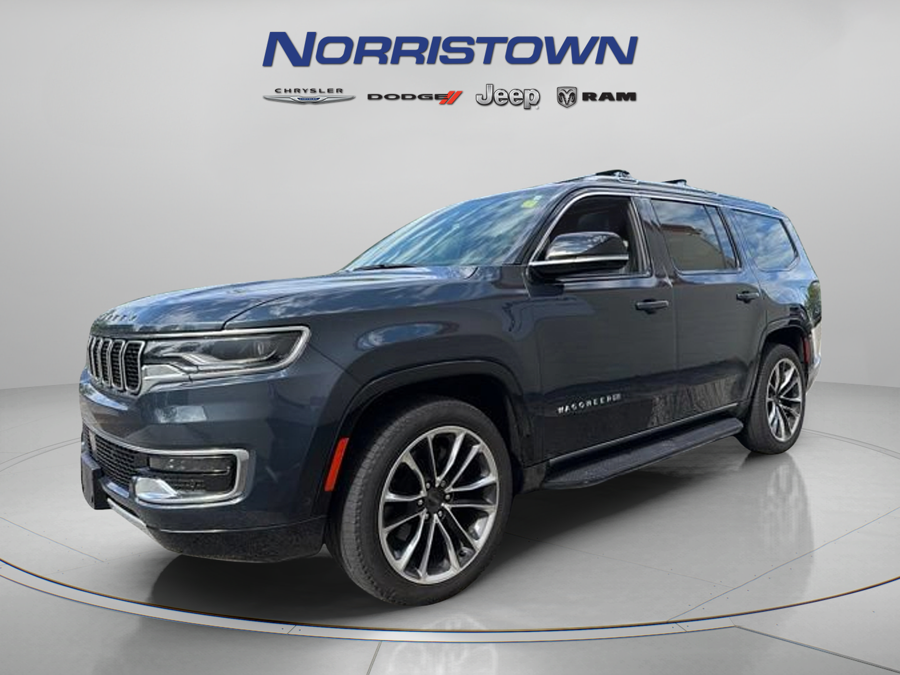 Certified 2023 Jeep Wagoneer Series II w/ Premium Group I AWD/4WD image 4
