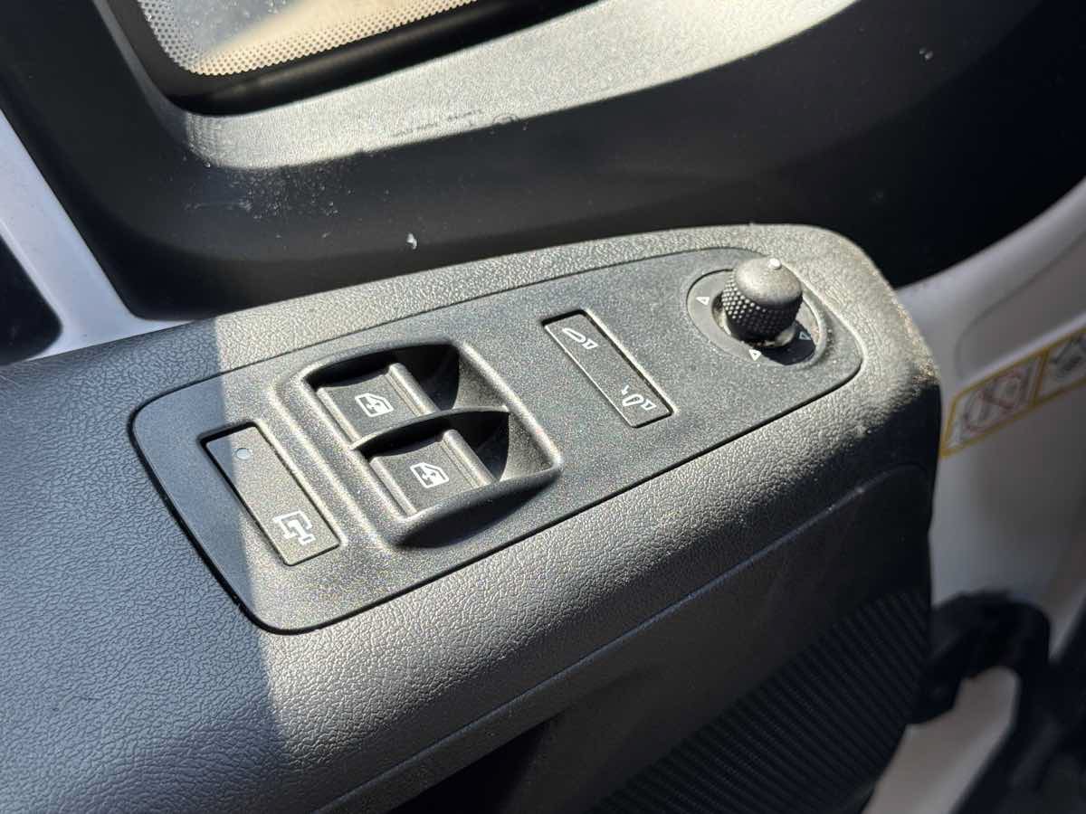 Used 2024 RAM ProMaster 2500 w/ Convenience Group FWD image 26