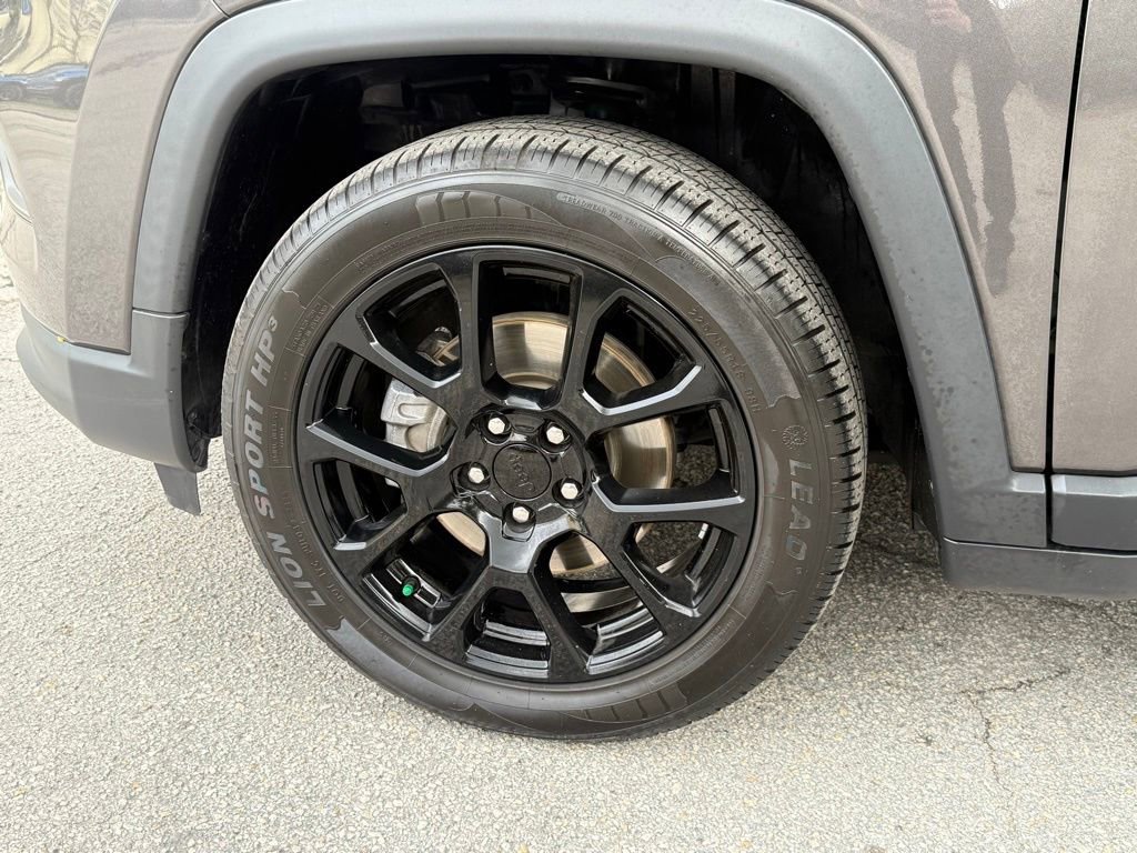 Certified 2022 Jeep Compass Altitude image 25