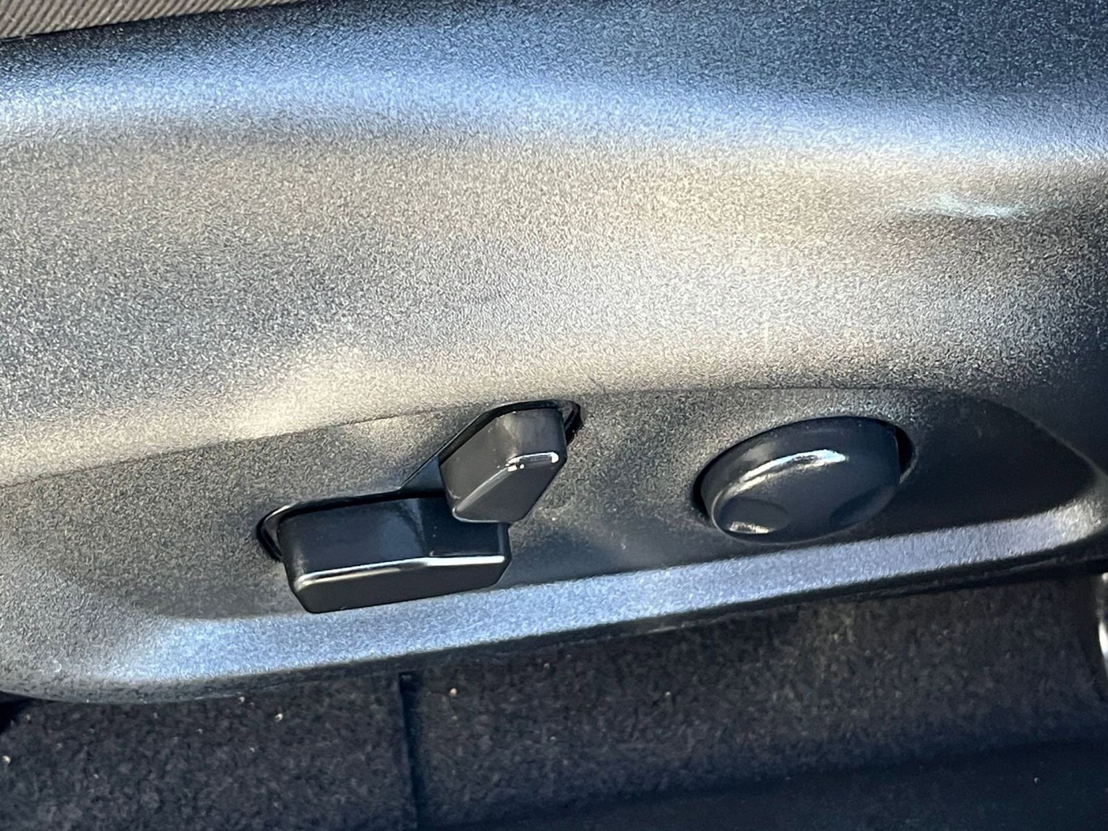 Used 2025 Jeep Compass Limited image 22