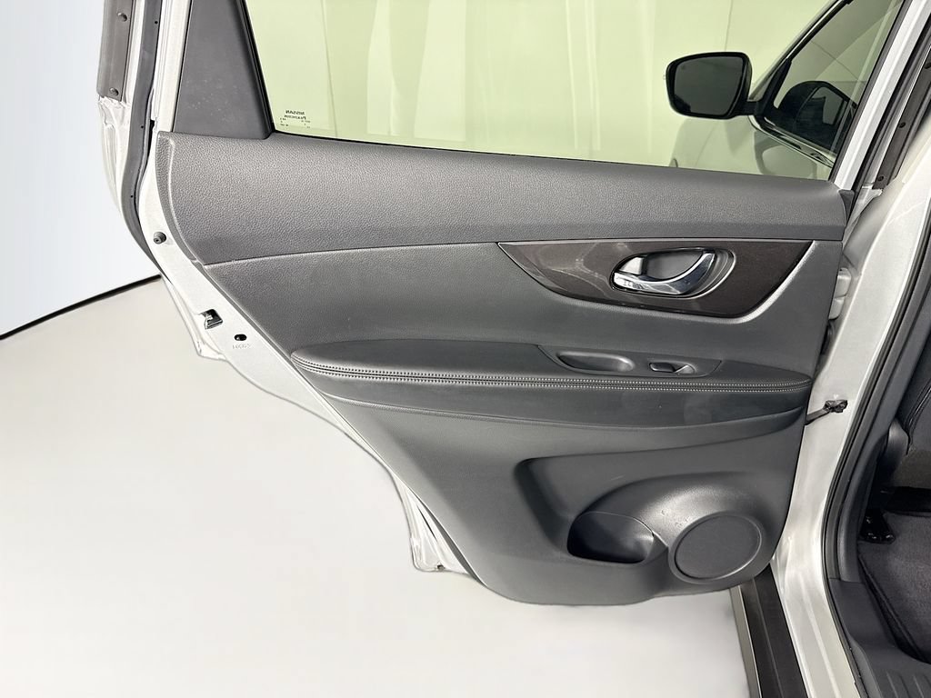 Used 2019 Nissan Rogue S w/ Special Edition Package FWD image 26