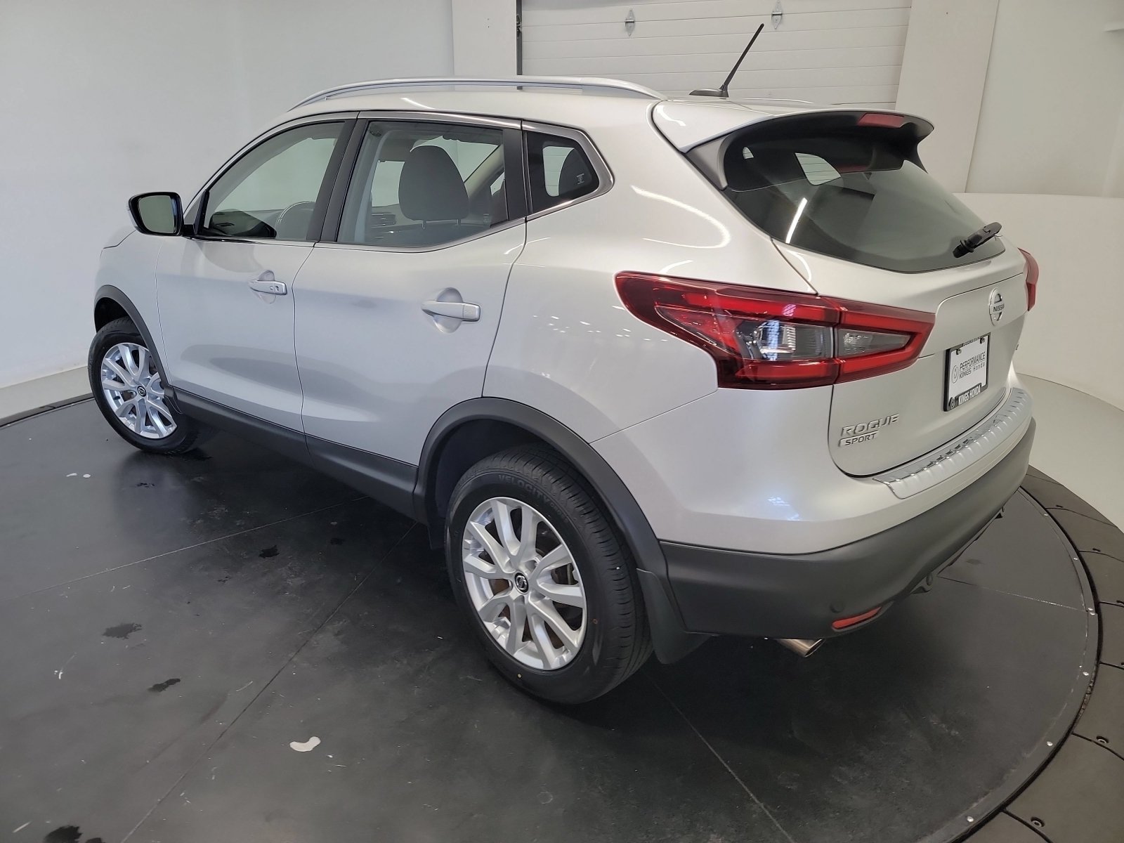 Used 2021 Nissan Rogue Sport SV FWD image 6