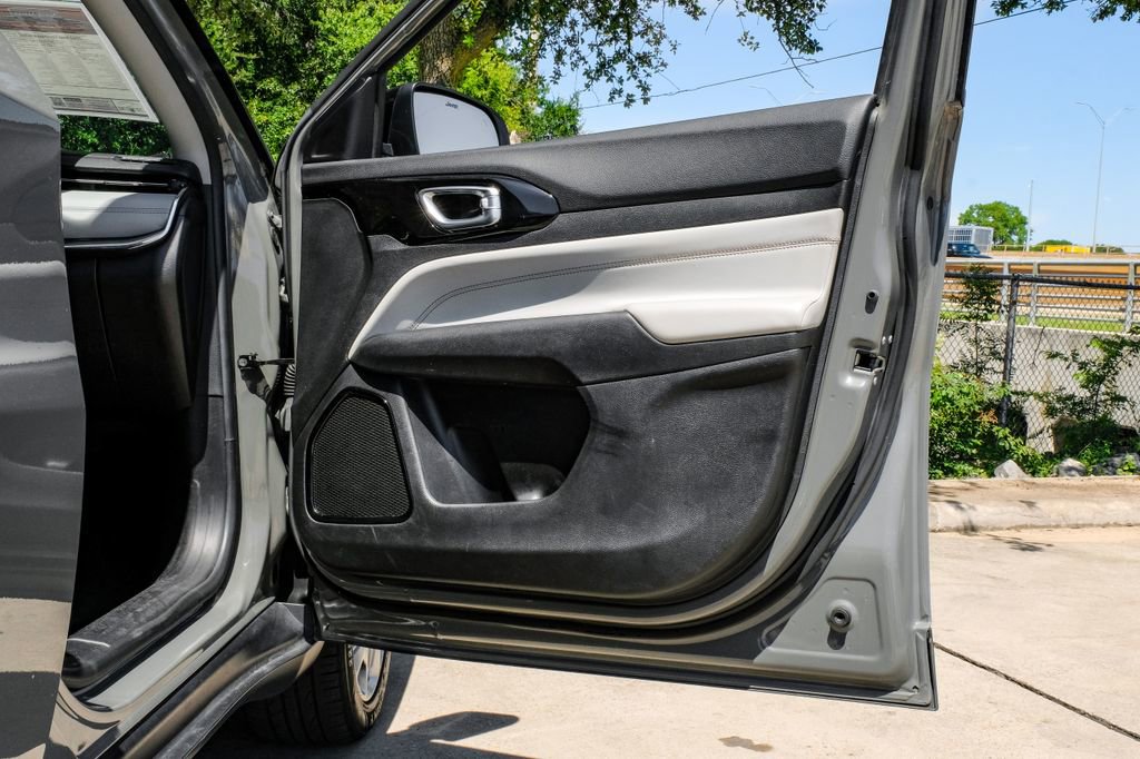 Used 2022 Jeep Compass Limited image 54