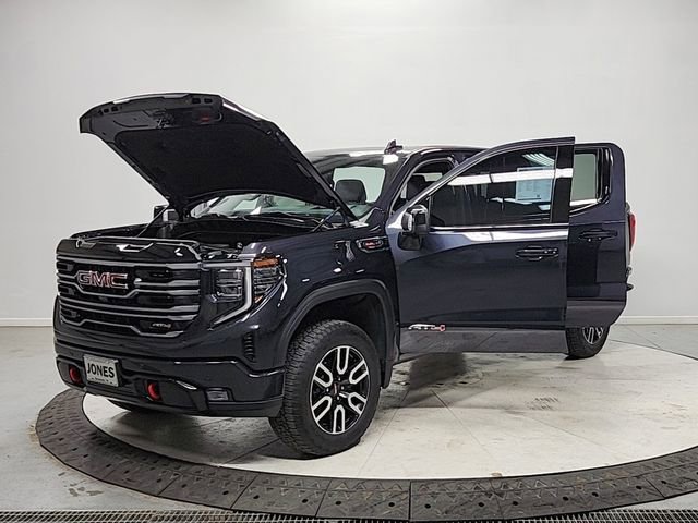 Used 2025 GMC Sierra 1500 AT4 w/ Technology Package AWD/4WD image 11