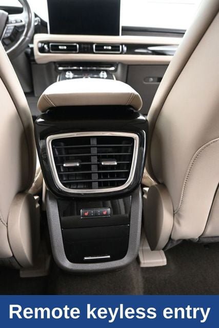 Used 2022 Lincoln Nautilus Reserve AWD/4WD image 19