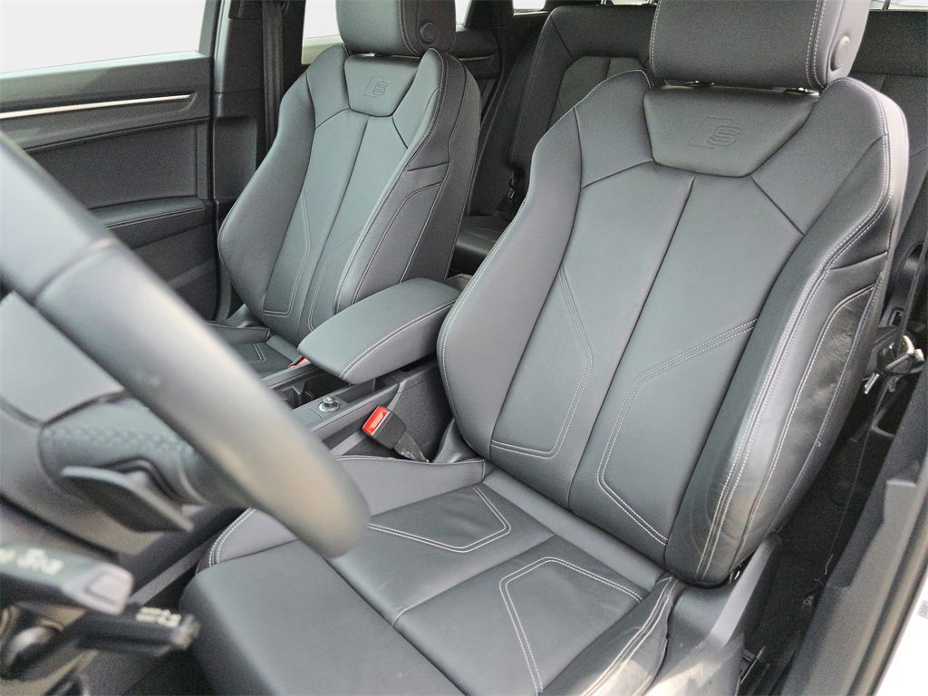 Certified 2024 Audi Q3 2.0T Premium w/ Convenience Package image 15