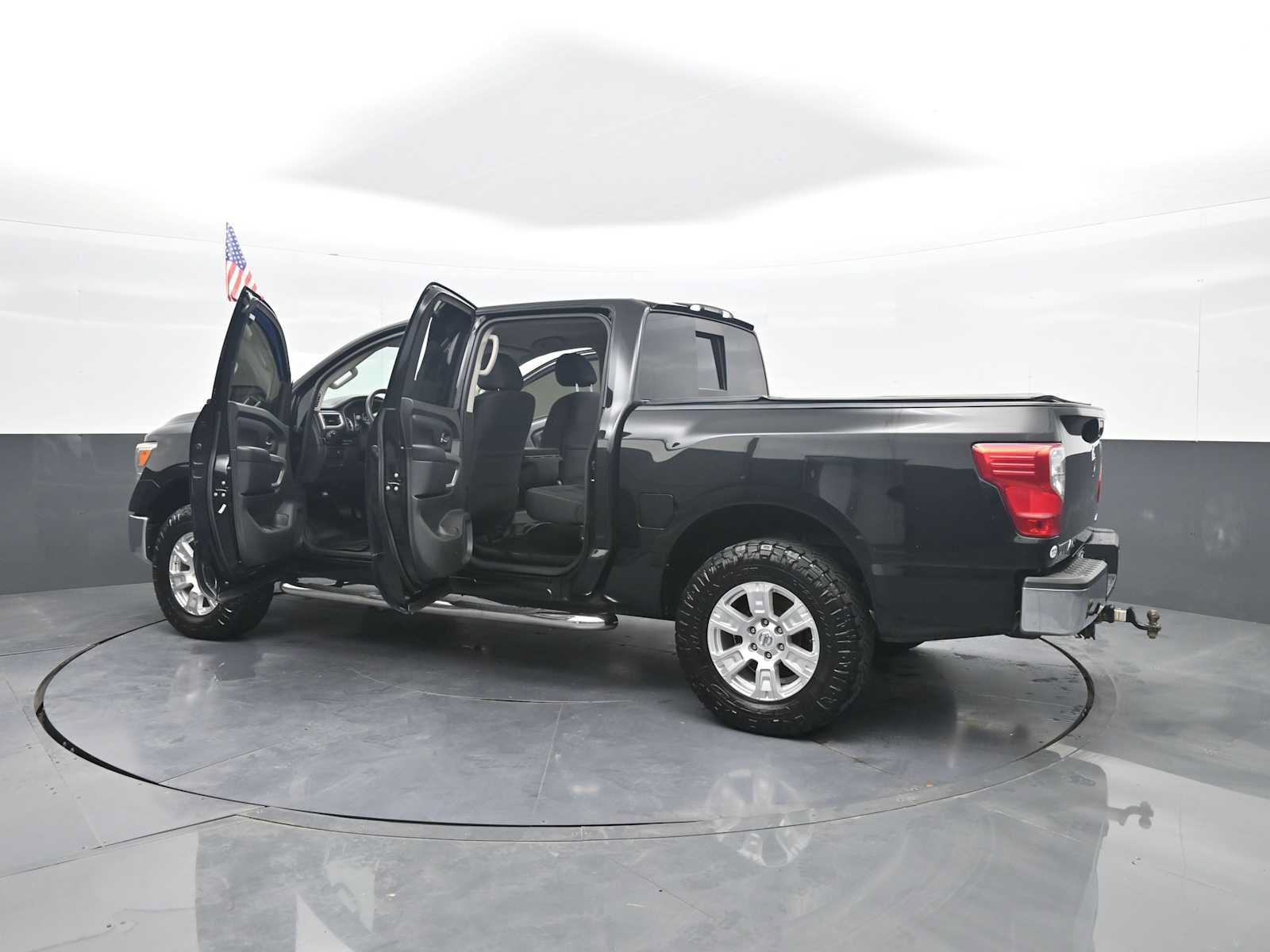 Used 2017 Nissan Titan SV AWD/4WD image 45