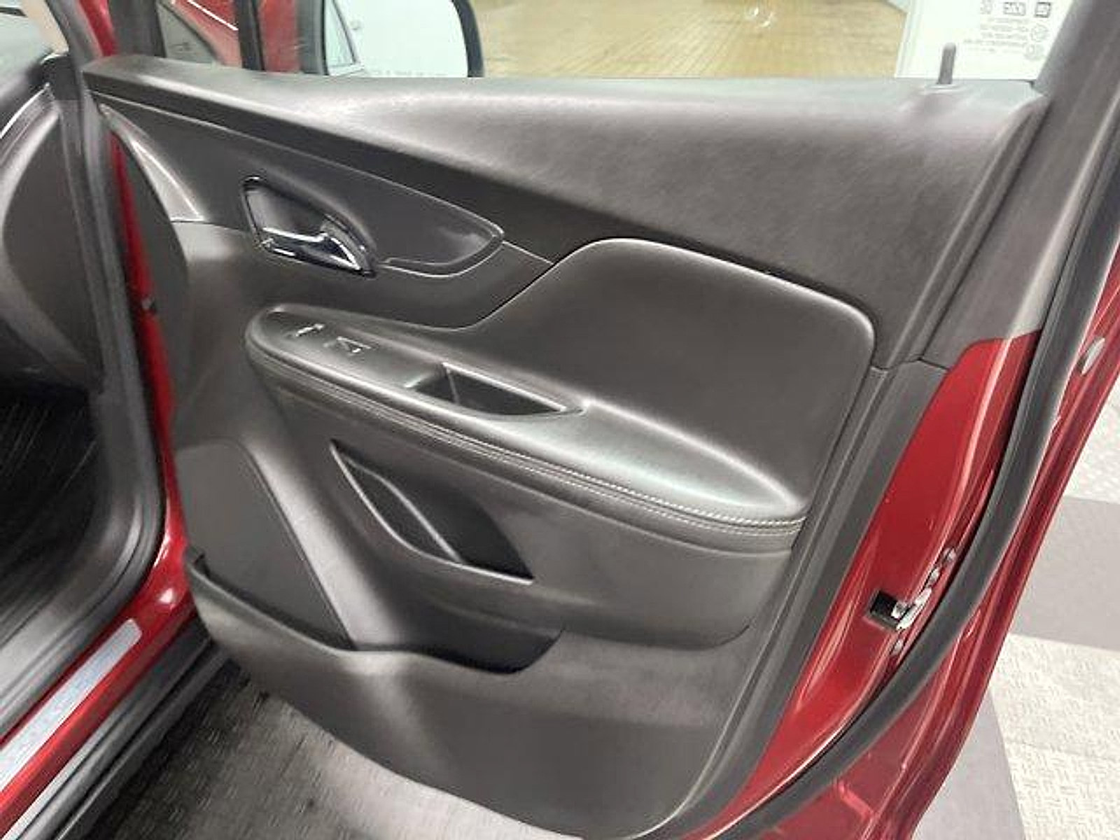 Used 2021 Buick Encore Preferred AWD/4WD image 19