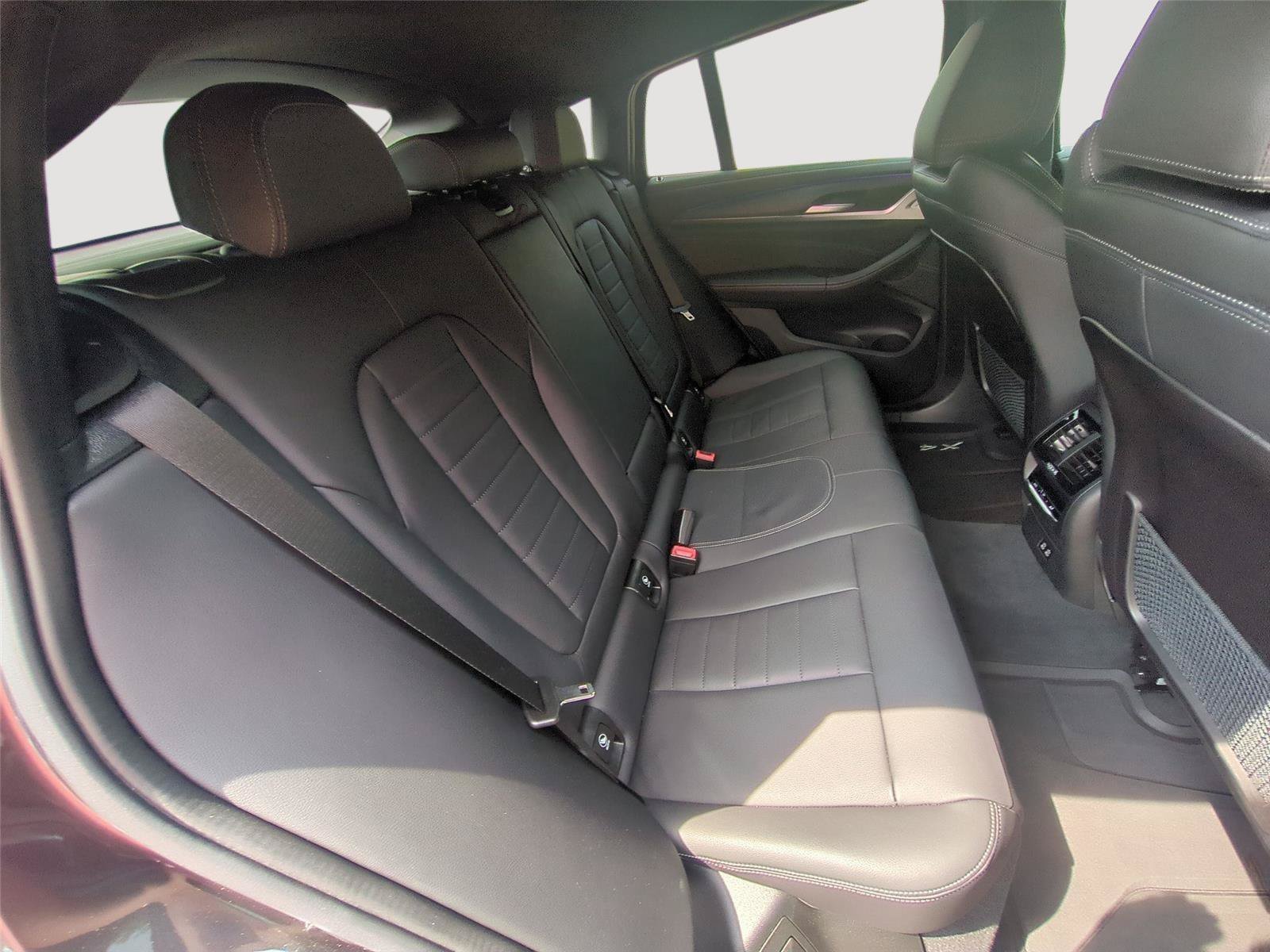 Used 2023 BMW X4 M40i AWD/4WD image 33