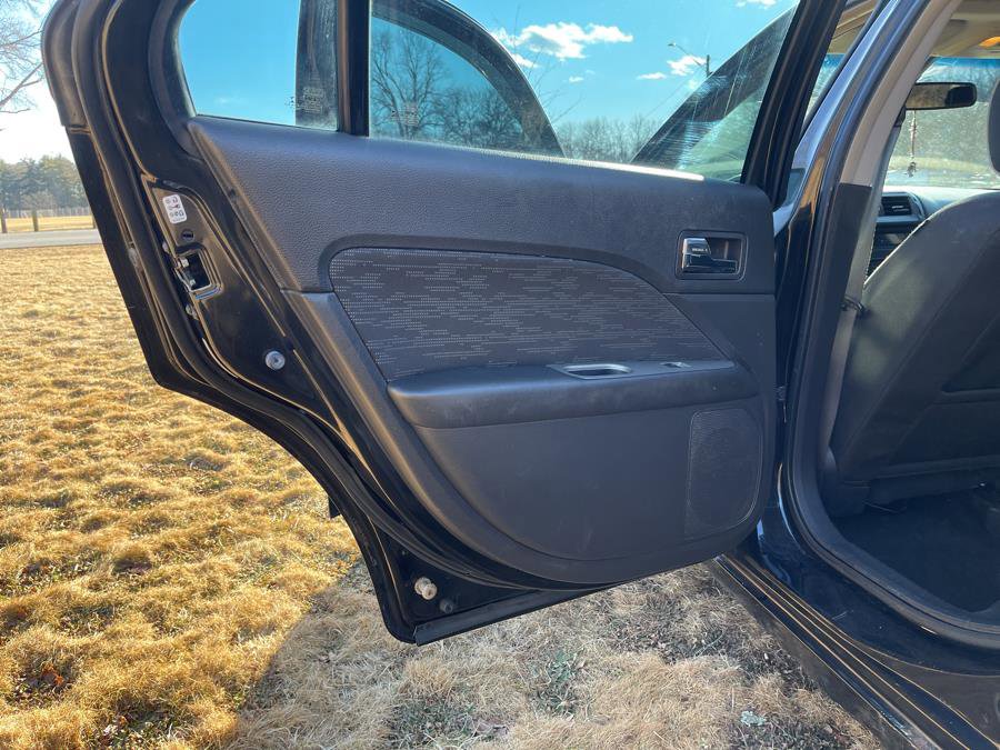 Used 2012 Ford Fusion SE image 25