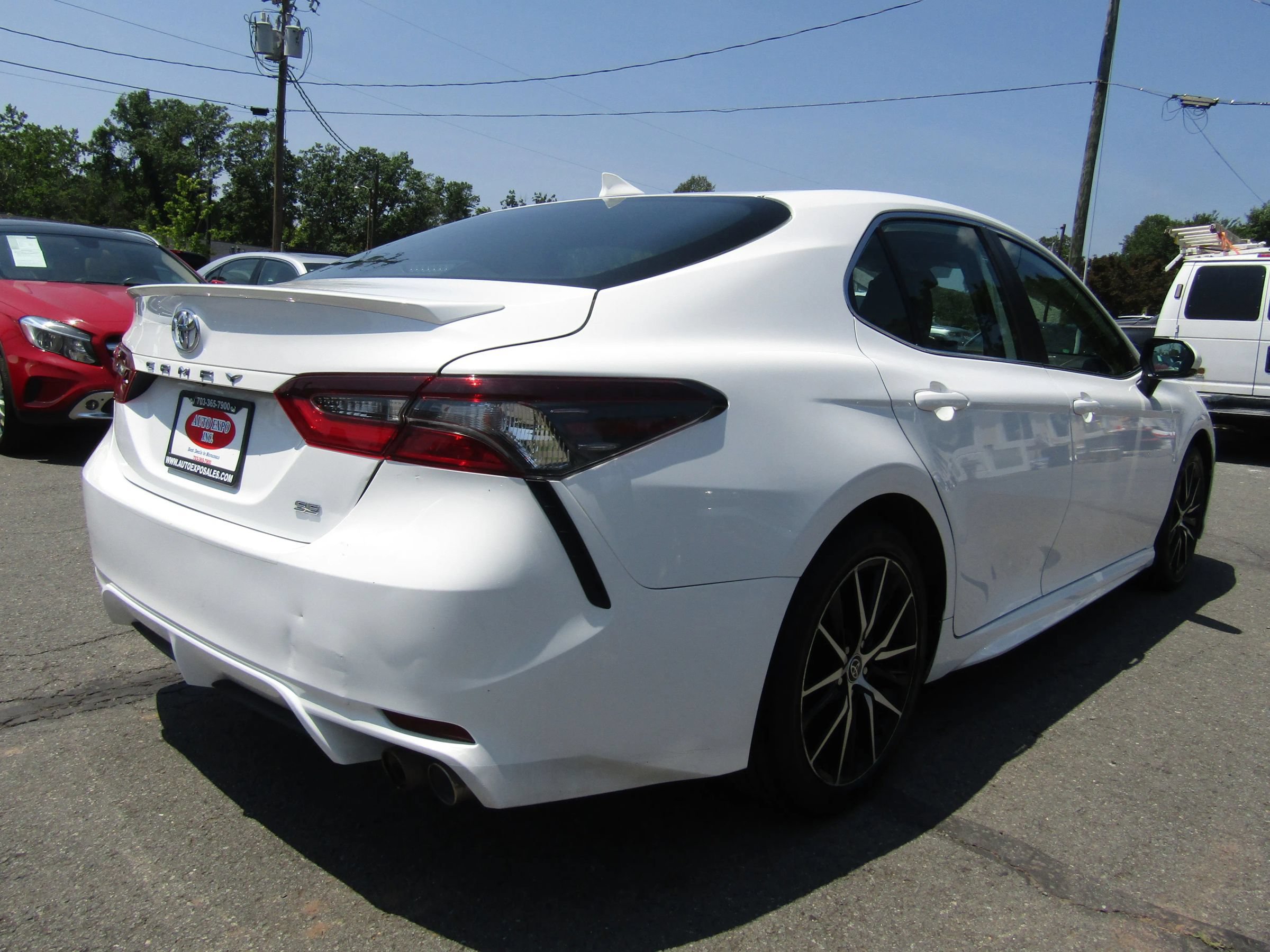 Used 2023 Toyota Camry SE FWD image 7