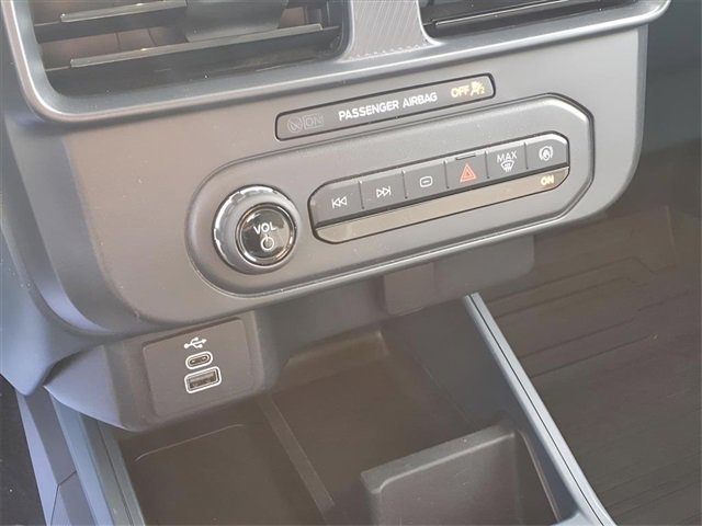 Used 2025 Ford Maverick XL w/ Equipment Group 101A image 10