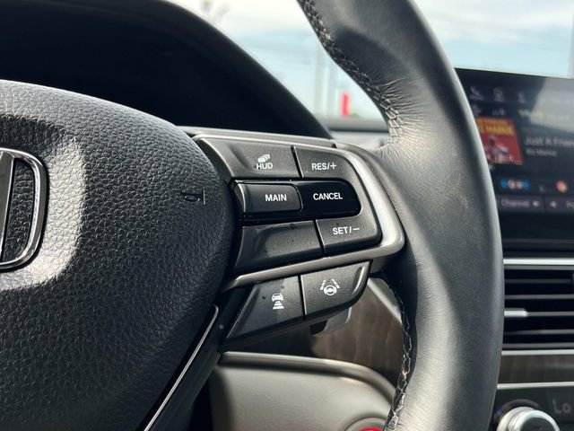 Used 2018 Honda Accord Touring image 30