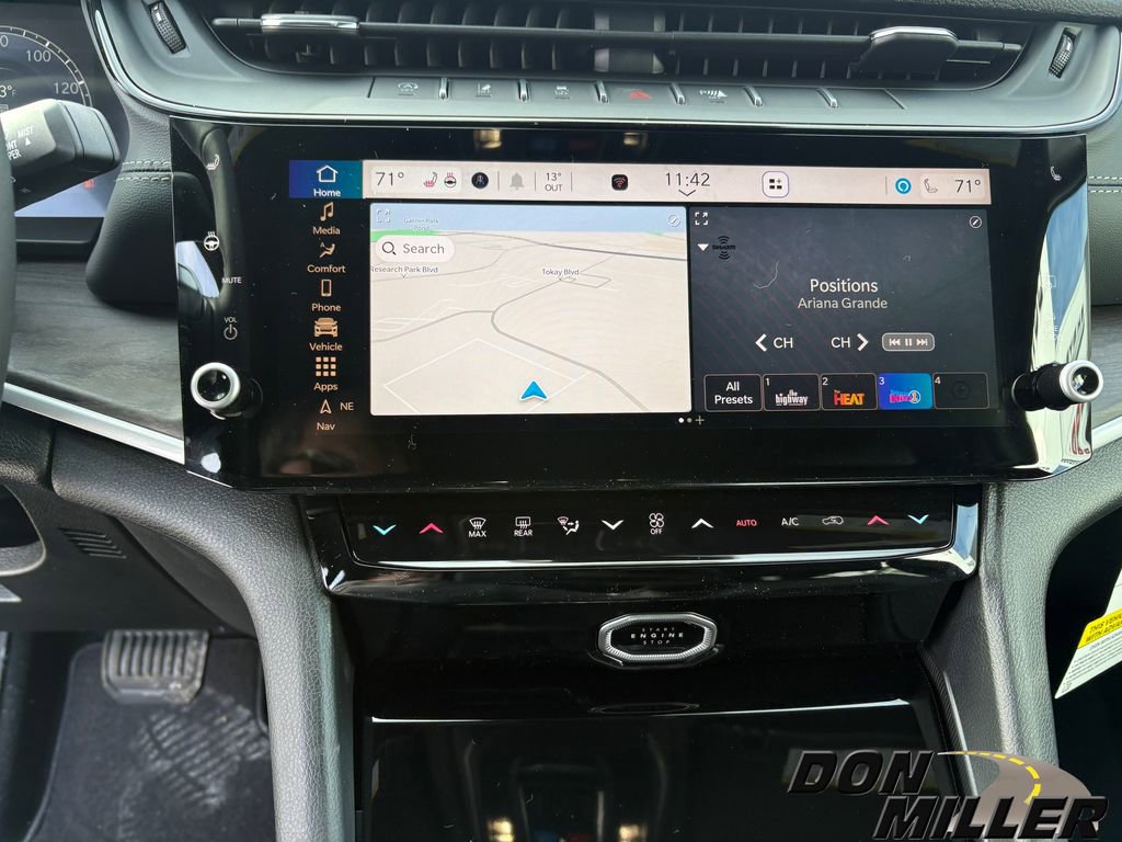 New 2026 Jeep Grand Cherokee Altitude image 18