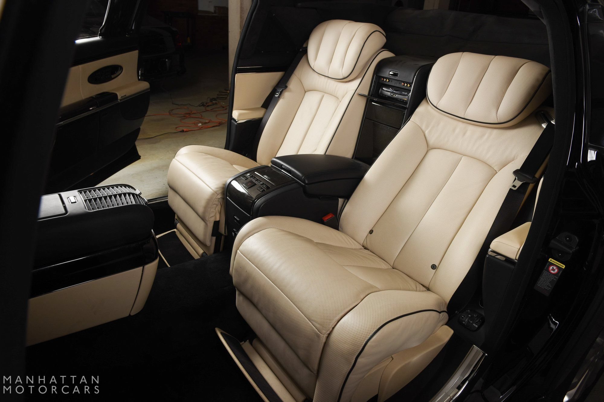 Used 2009 Maybach 62 S RWD image 27