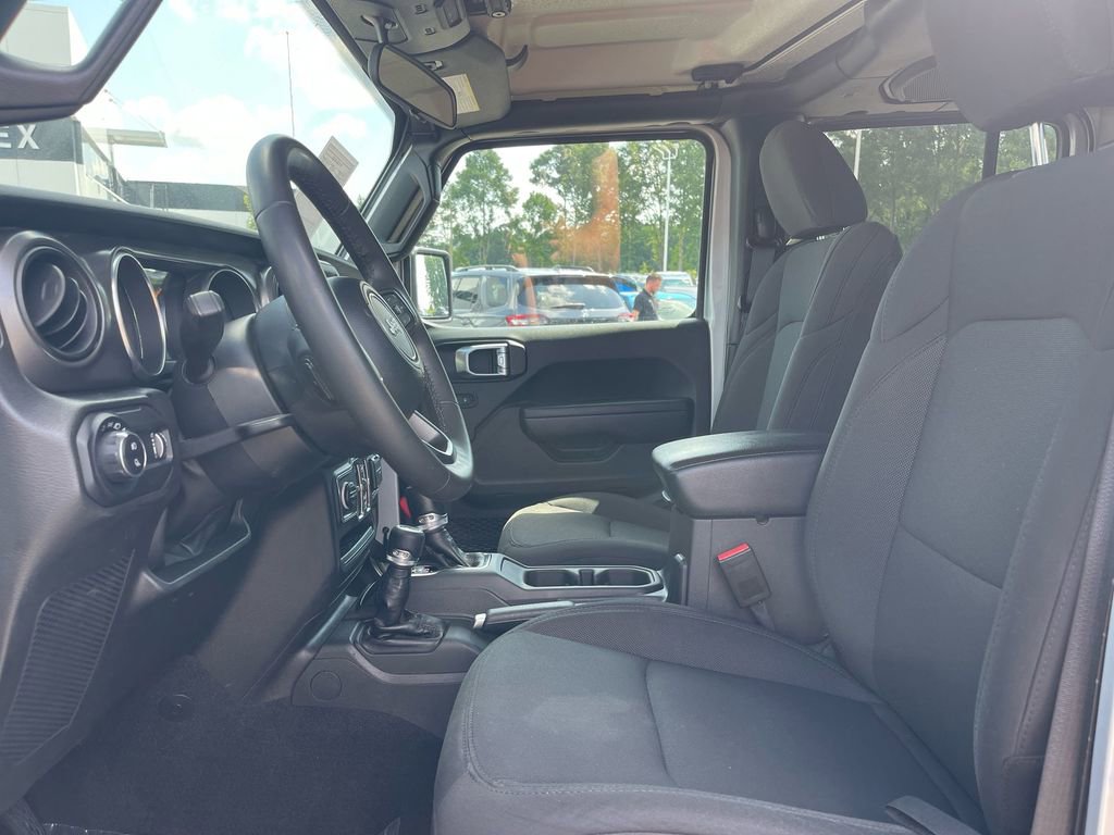 Used 2023 Jeep Gladiator Sport image 9