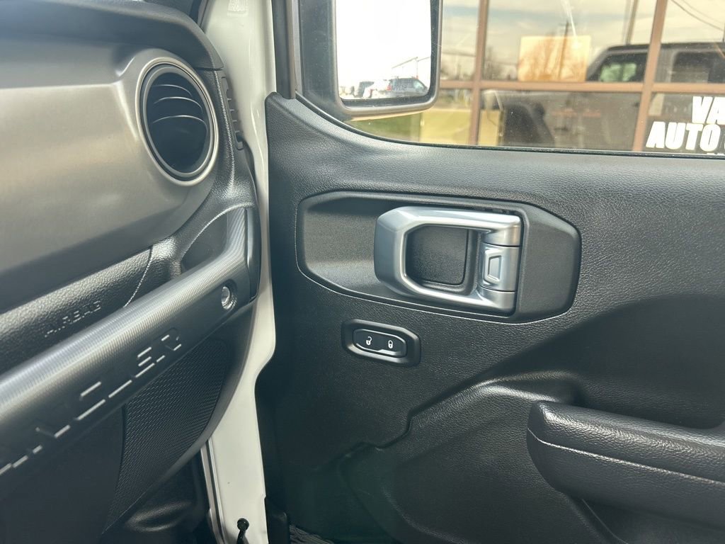 Used 2022 Jeep Wrangler Unlimited Sport AWD/4WD image 29