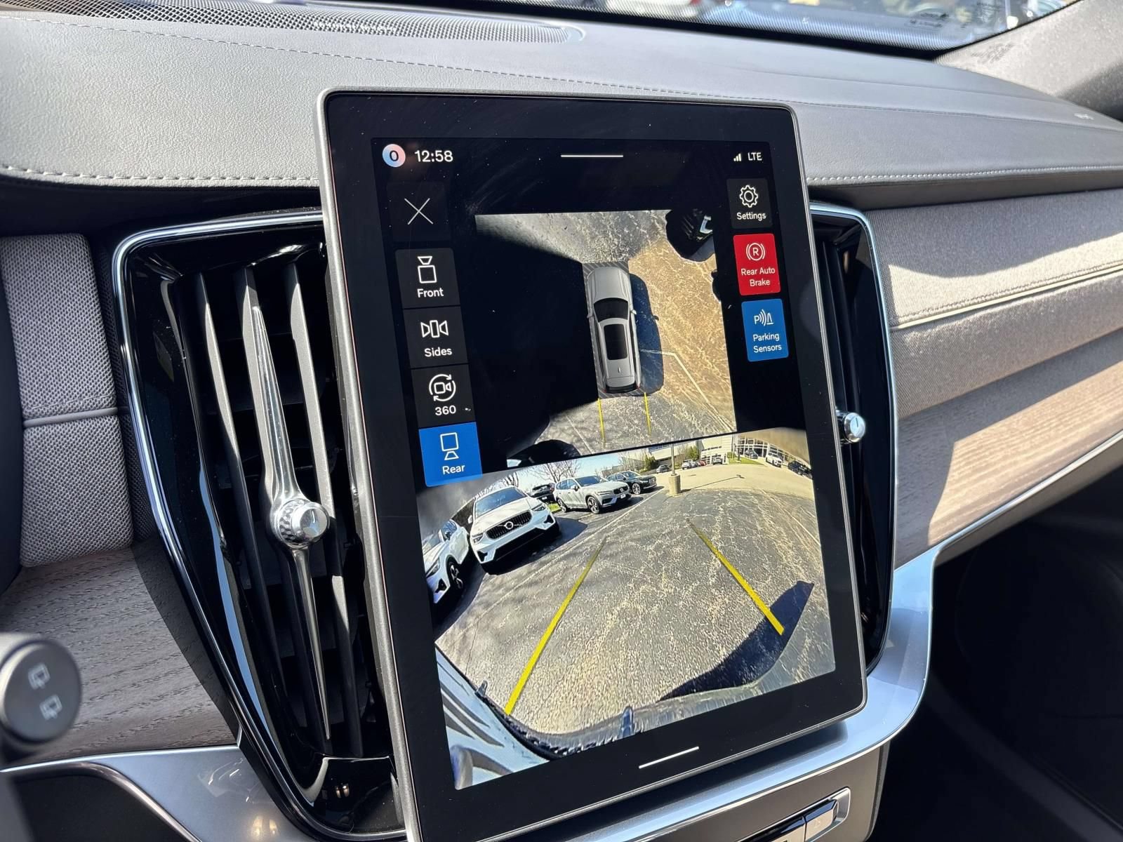 New 2026 Volvo XC90 T8 Plus w/ Protection Package Premier AWD/4WD image 21