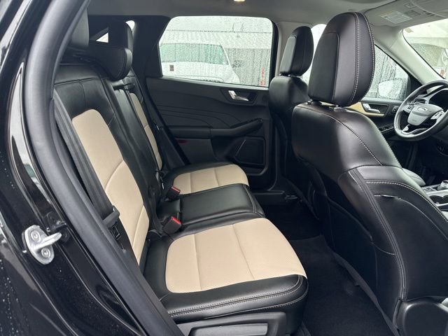 Used 2022 Ford Escape Titanium w/ Titanium Elite Package AWD/4WD image 14