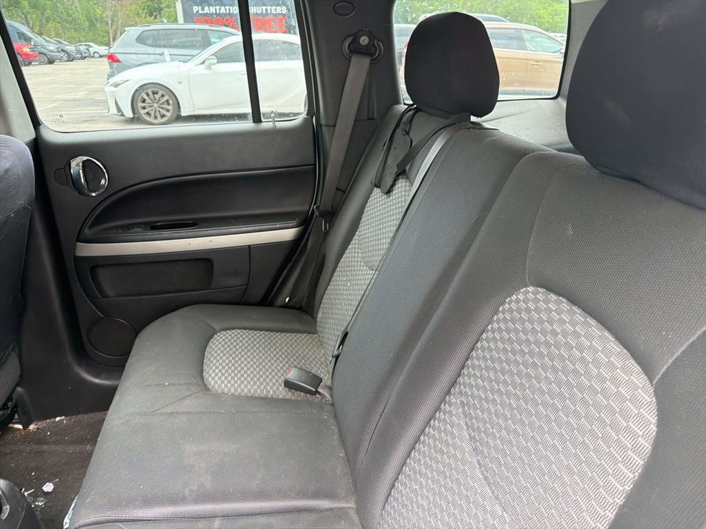 Used 2010 Chevrolet HHR LT FWD image 11