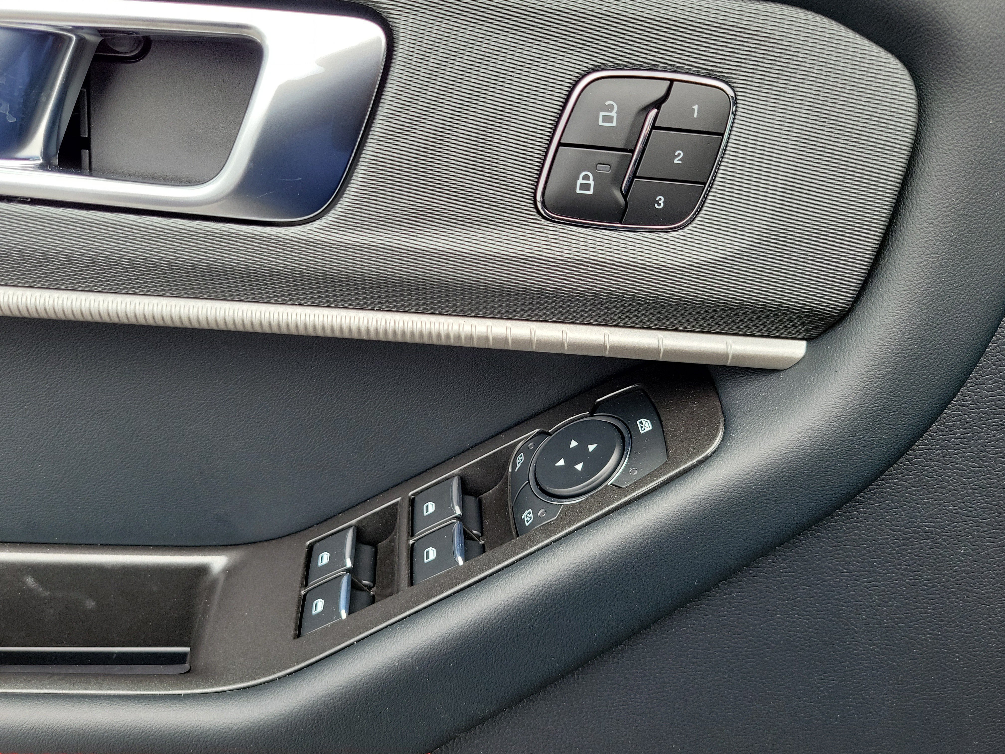 New 2026 Ford Explorer ST-Line w/ Premium Package RWD image 13
