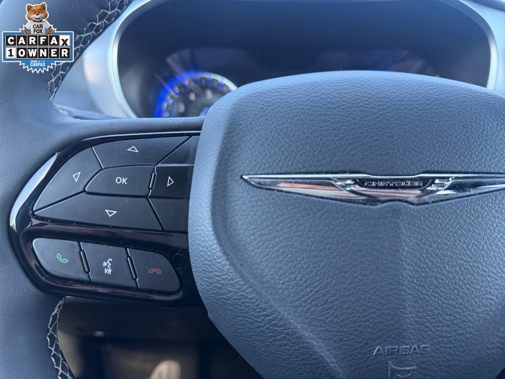 Used 2025 Chrysler Pacifica Limited image 25