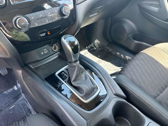 Used 2019 Nissan Rogue S FWD image 30