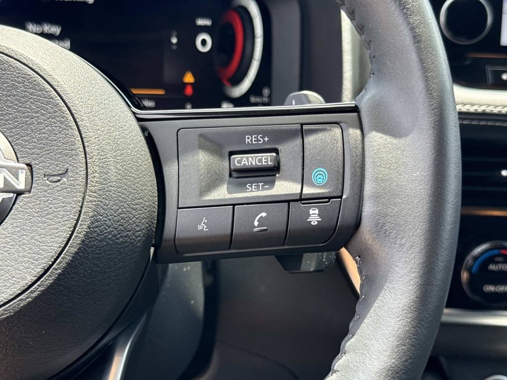 Certified 2023 Nissan Rogue Platinum w/ Platinum Premium Package FWD image 32