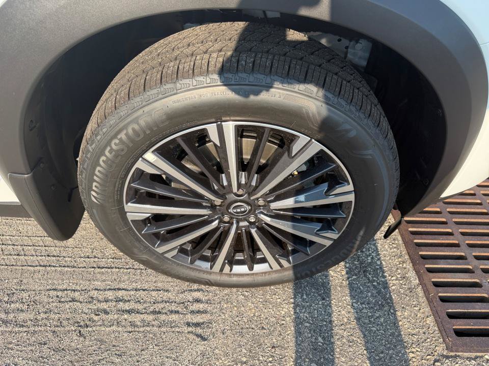 New 2026 Nissan Pathfinder Platinum w/ Cargo Package FWD image 29