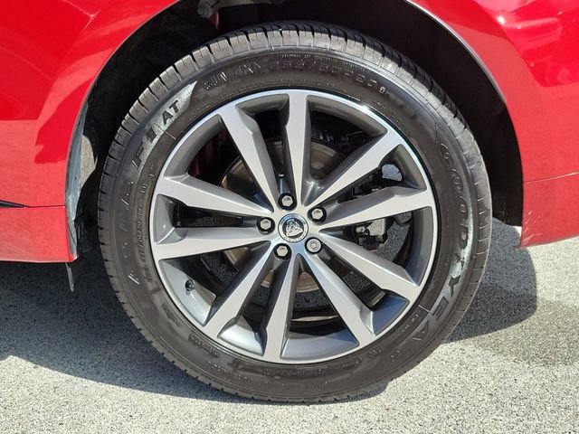 Certified 2025 Jaguar F-PACE R-Dynamic S AWD/4WD image 12